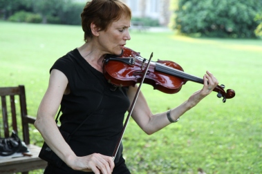 Woman in TN plays violin